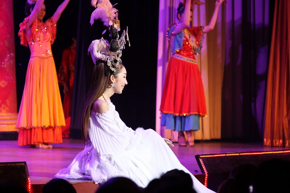 2013看泰国美女歌舞表演海量图片