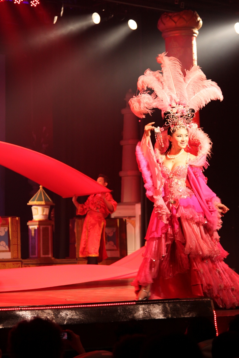 2013看泰国"美女"歌舞表演[海量图片]