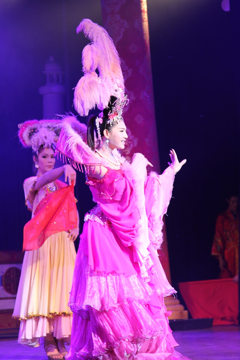 2013看泰国美女歌舞表演海量图片