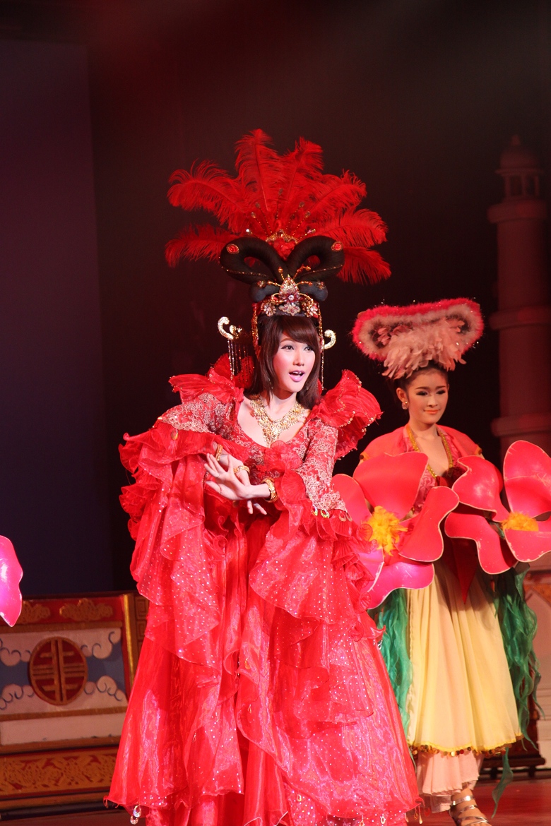 2013看泰国美女歌舞表演海量图片