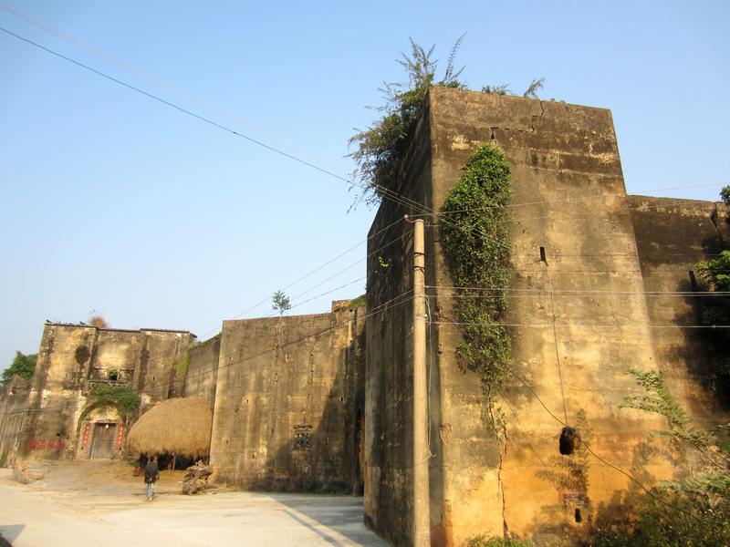 最多人看过的莫过于这个碉楼了.