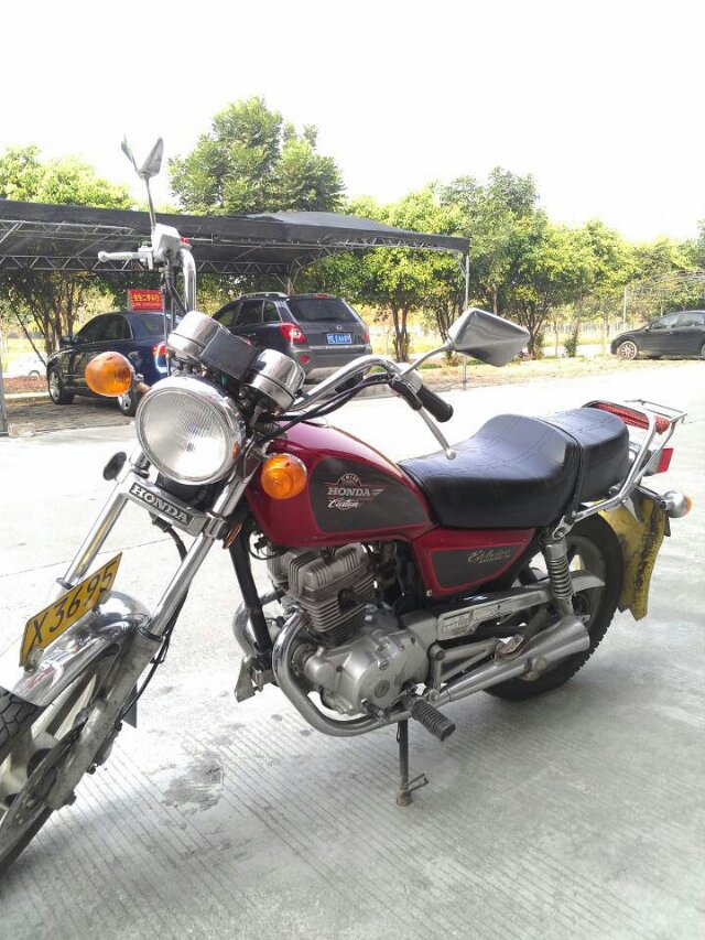 转让本田cm125太子摩托车一辆,原装进口双杠发动机,价格面议.