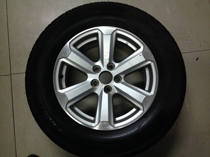 汉兰达原装邓禄普轮胎及轮毂,内详