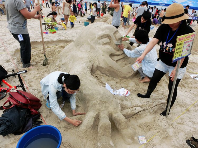 第八届北海银滩沙雕比赛现场——堆沙雕的都是"猛男美女",海量图