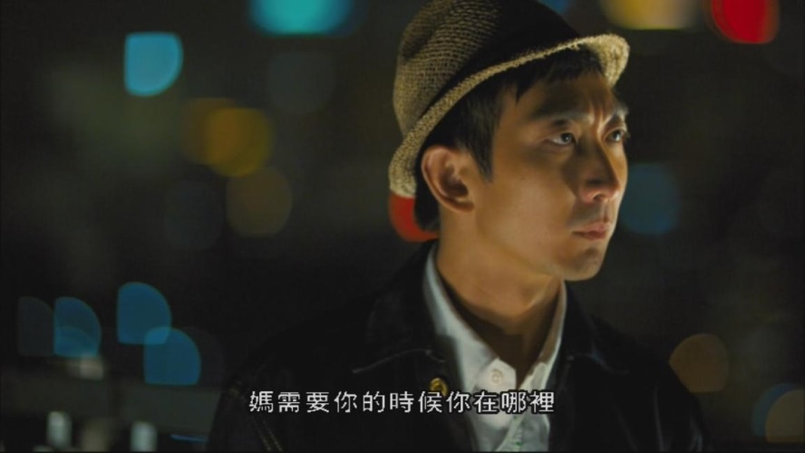 在大耳窿电影里面扮演的是放贷的古惑仔,同时也是警方的卧底.