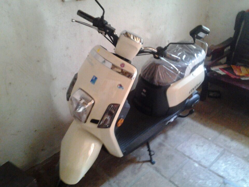 转台全新迅驰3a电动车,2850元