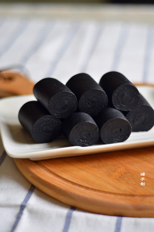 经典港式甜点——黑芝麻卷(菲林卷)