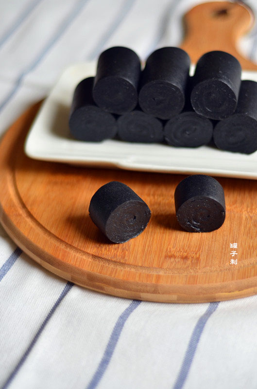 经典港式甜点黑芝麻卷菲林卷
