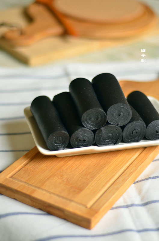 经典港式甜点黑芝麻卷菲林卷