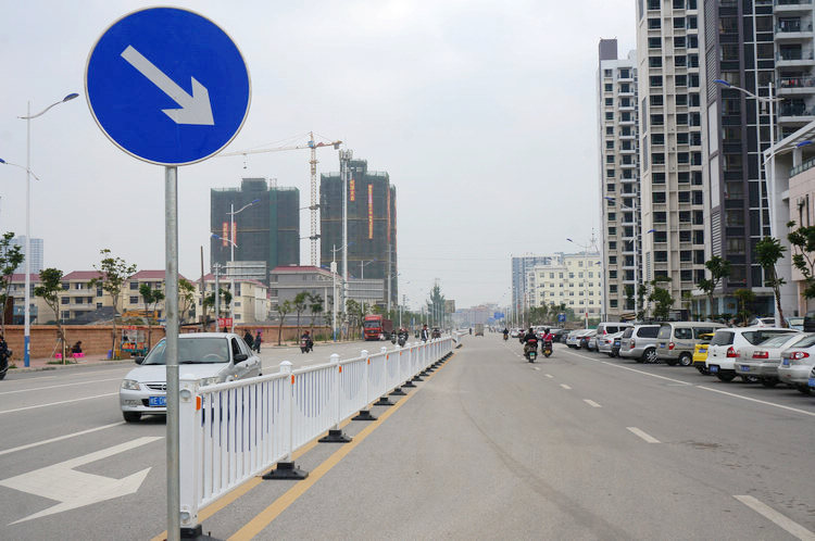 17:55引用回复赞大众神车北海市民这道路