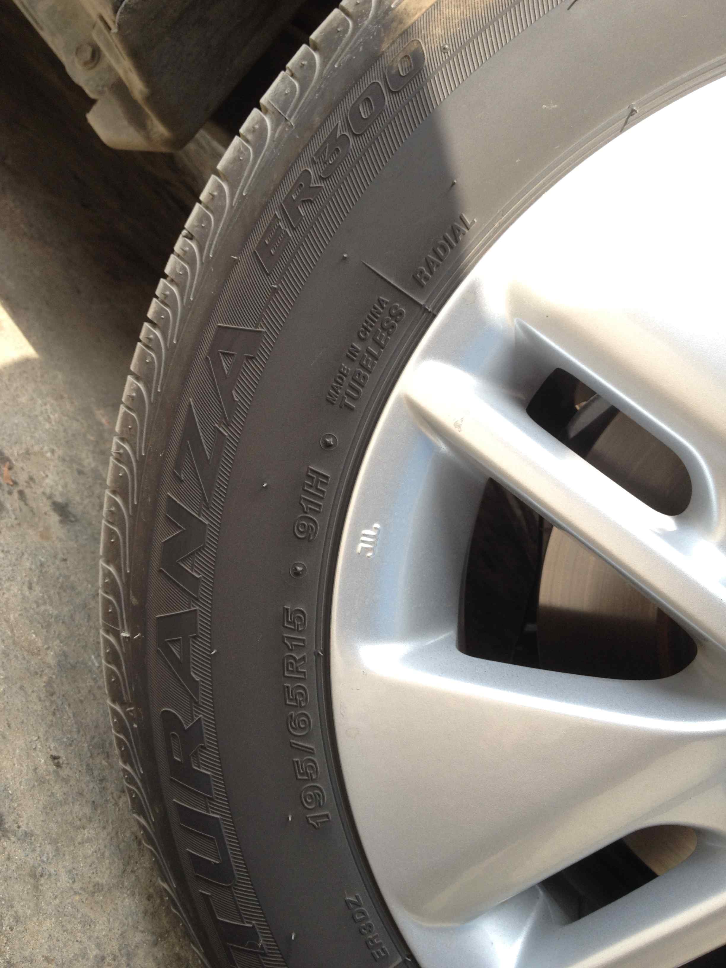 出闲置轮胎195/65r15普利司通卡罗拉原厂