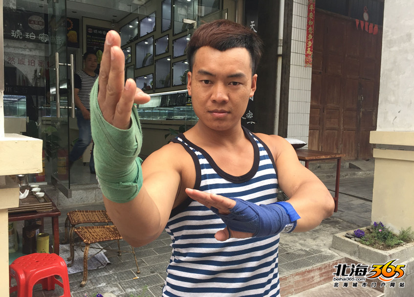 北海跑酷达人杨小龙的英雄梦:曾在横店影视城做武行,救护车随时等候
