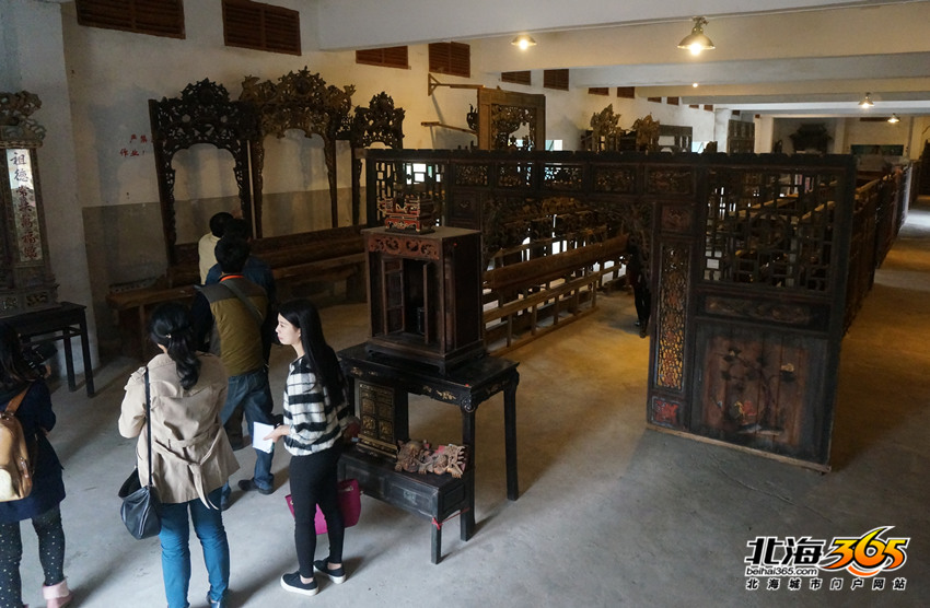 北海"花板王"巫海收藏木雕20年,近万件明清时期的古木家私价值惊人