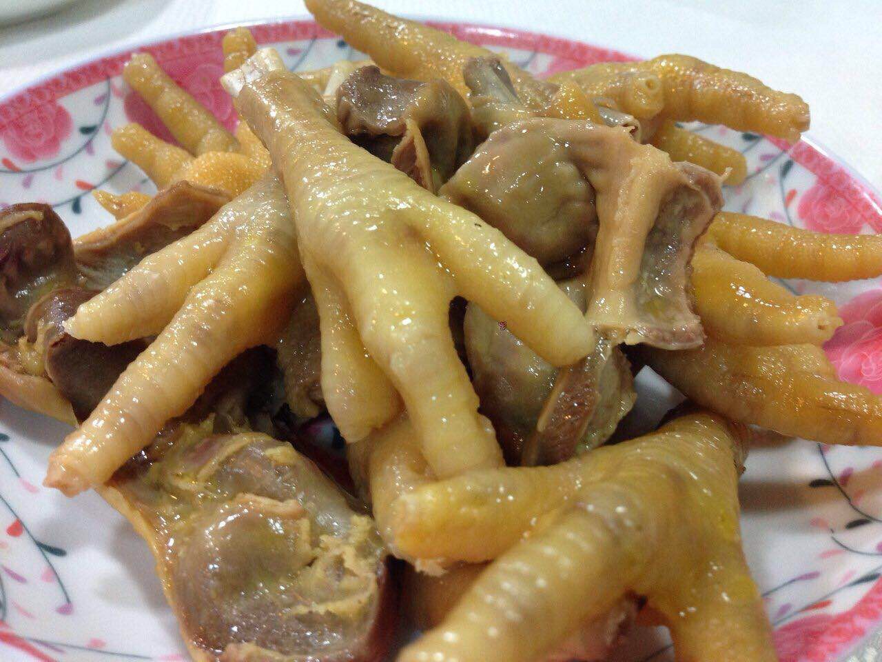 黄酒焗鸡脚鸡肾,咬脚吃肾,就差点红酒了,枫子,送哥一瓶可好?