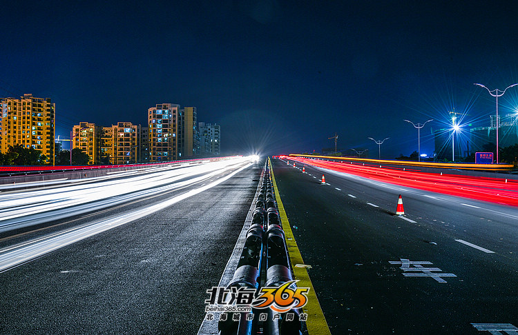 流光溢彩,夜拍北海广东路铁路立交桥