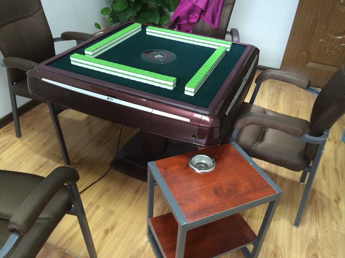 低价转让品牌雀友全自动麻将机 9成新以上 买了很少用