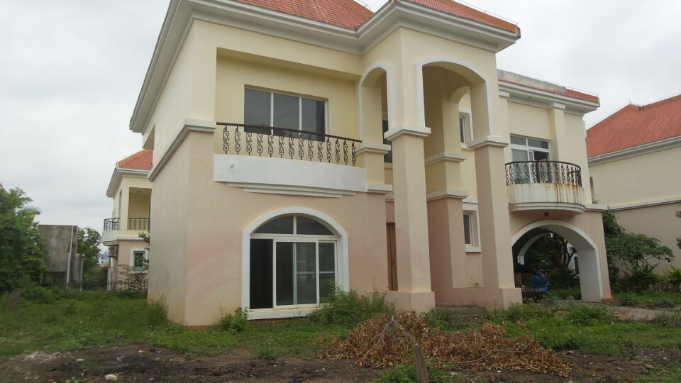 碧雅苑豪华独栋别墅特价280万出售,欢迎想买房的,想看房的,想了解的您