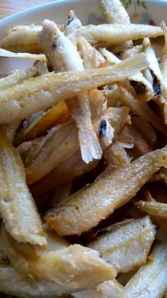 龙 潭 沙 箭 鱼 少盐腌.湿煎.超好吃.一口一条不吐骨头.