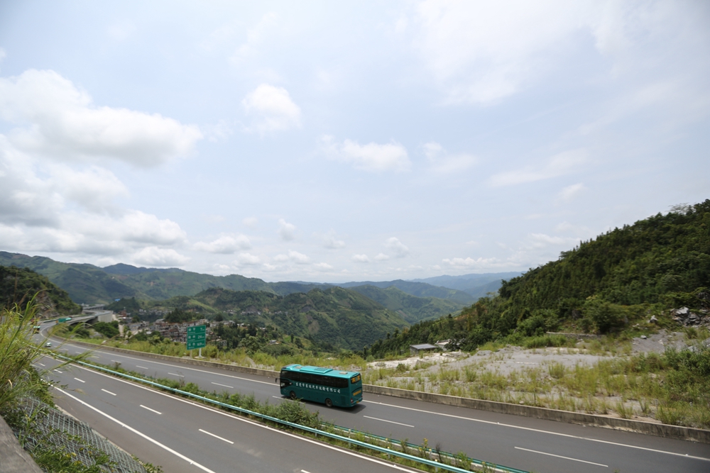 风景在路上-摩驴走沿边奔云南穿贵州夜闯岑王老山10天3239km