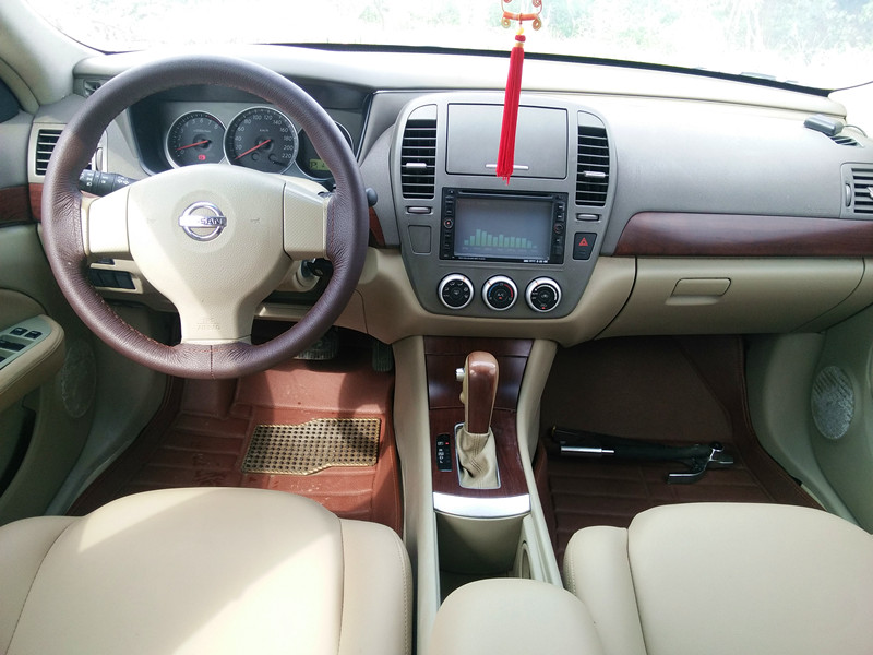 07年日产轩逸2.0l自动档xl版,车子非常新!5.6万