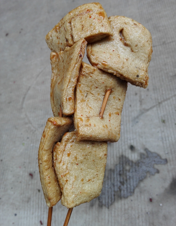 朋友请我吃北海最好吃的实惠鱼腐,一开始我是拒绝的