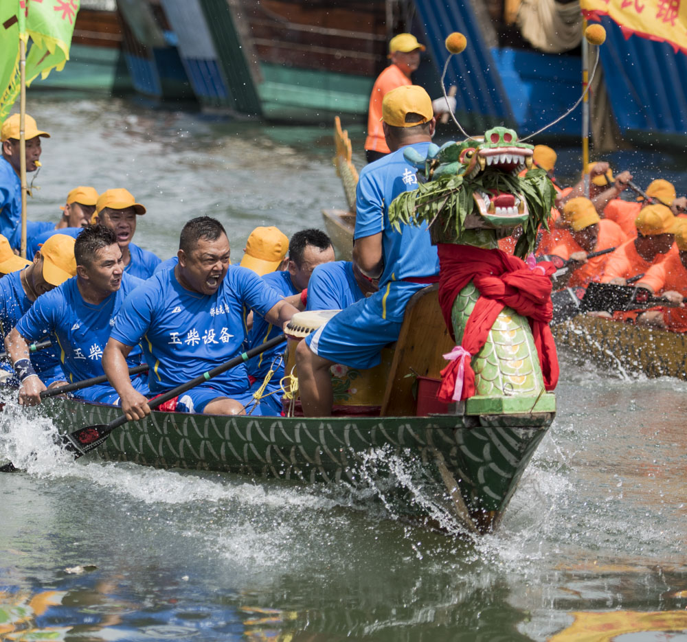 侨港端午节蛋家龙舟祭港仪式现场