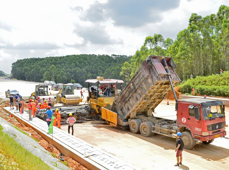 贵合高速完成投资40亿,合浦路面正式进入施工(现场多图)