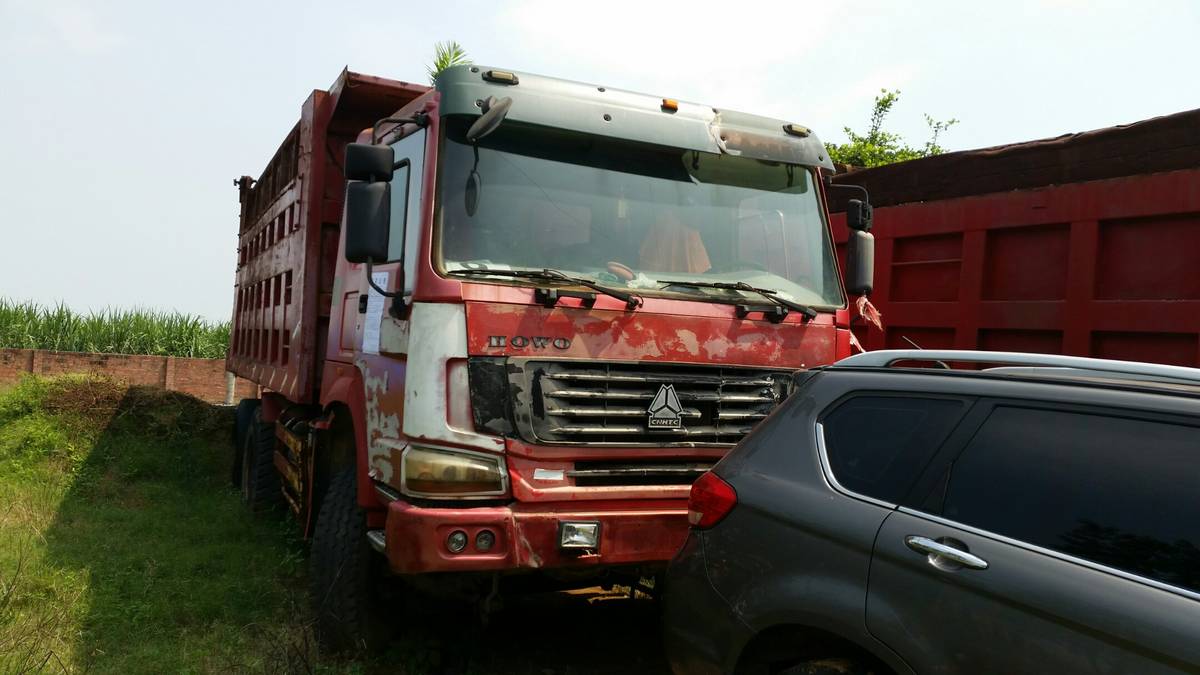 豪泺牌zz3257m3847c重型自卸车一辆