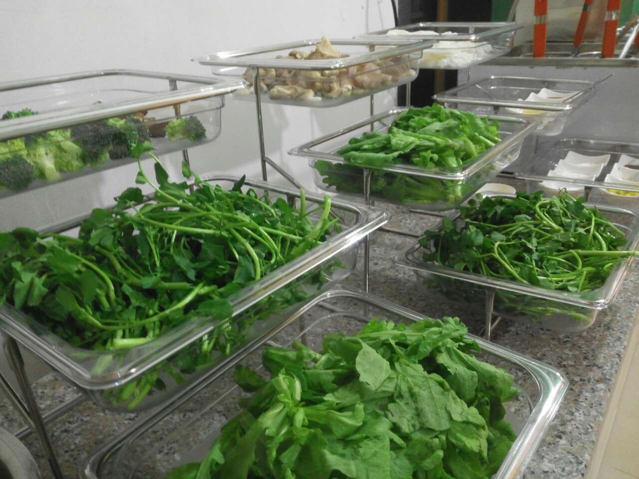 合浦福田树素食茶餐厅开业场面热闹欢歌载舞