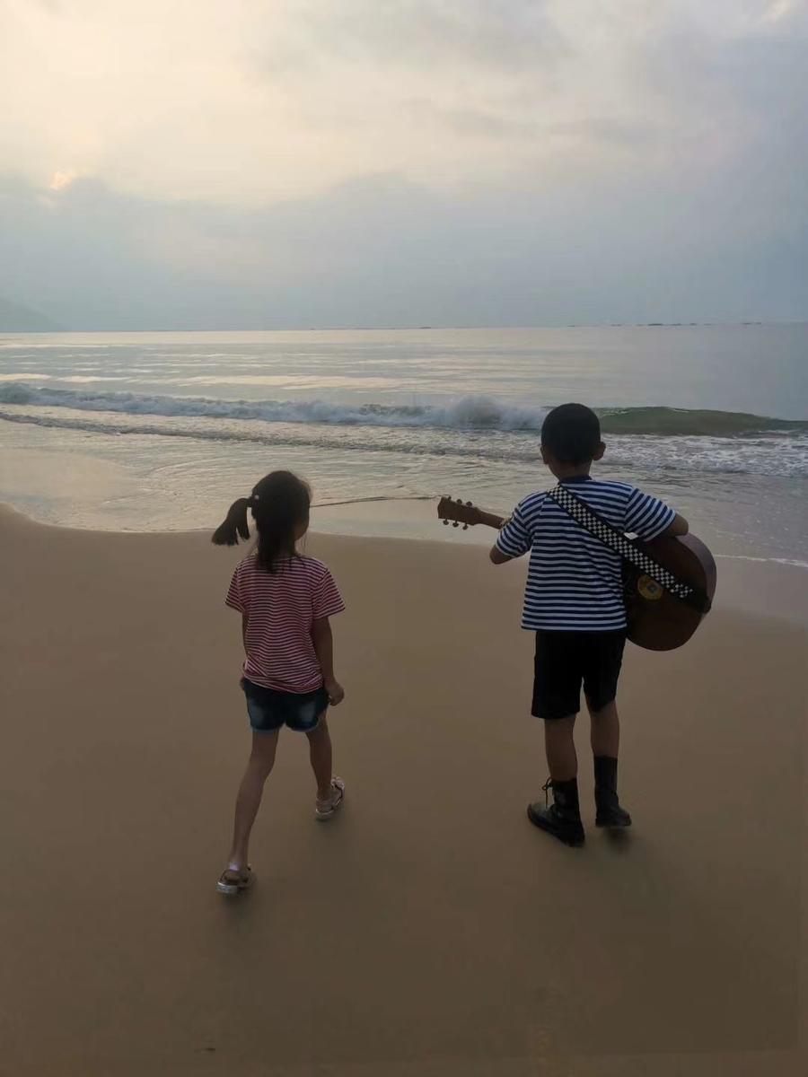 揹著吉他流浪海南島(環海岸線沙灘床車露營)