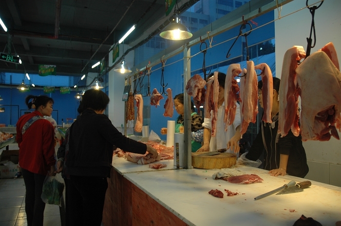 "云南路闽辉超市今天暂停营业近4小时 排查结果无炸弹