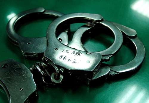 还用说啥?全是骗子!——当猪脚粉遇上"吃斋"和尚……(图)