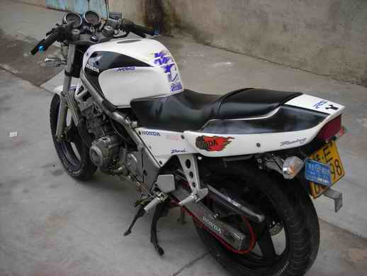 无手续的本田cb-1~400cc~一切正常~7000块~合浦看车~!