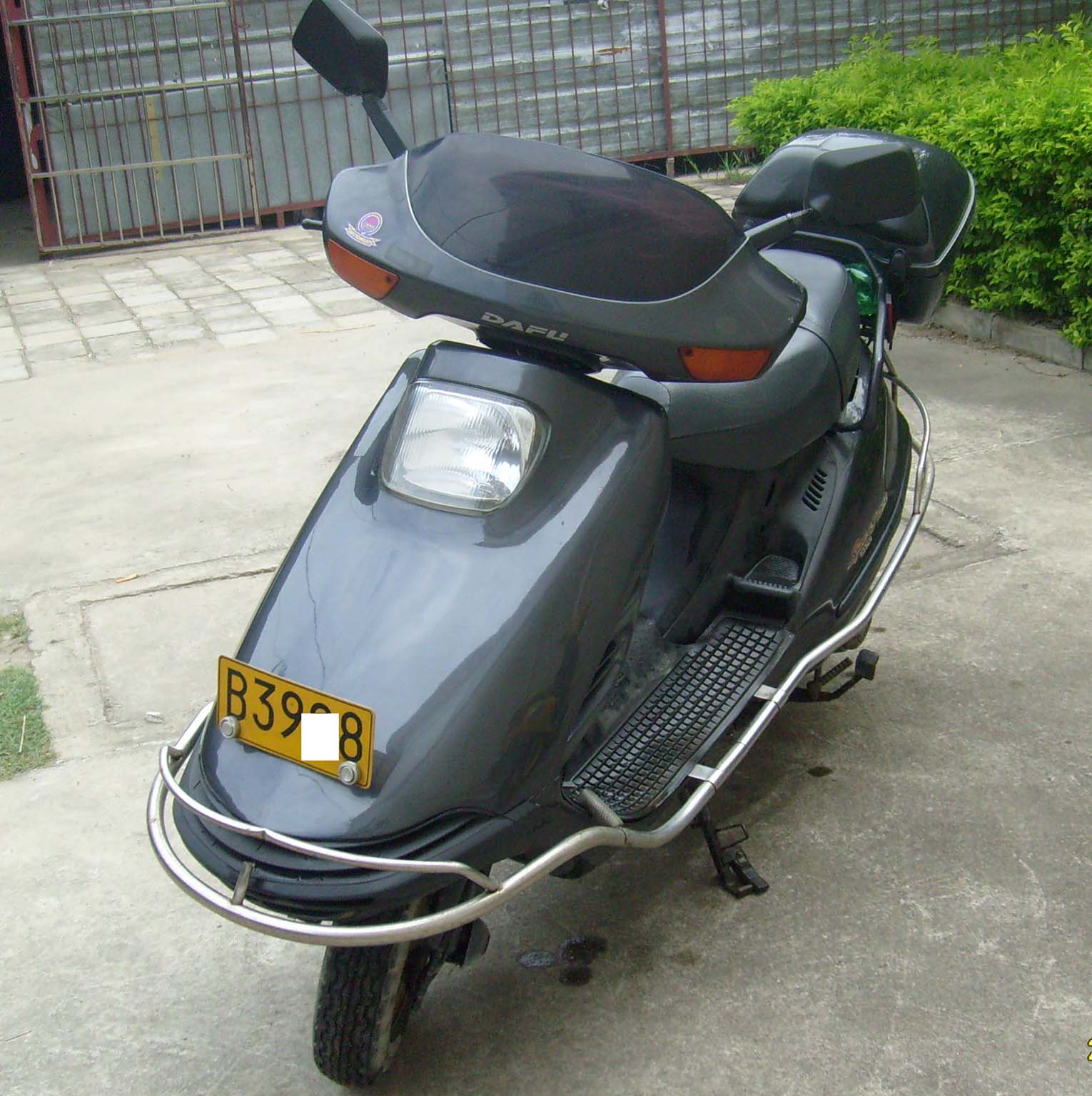 转让:2004年入户国产黑沙,才开1.6万公里,车基本是闲放(实物图)