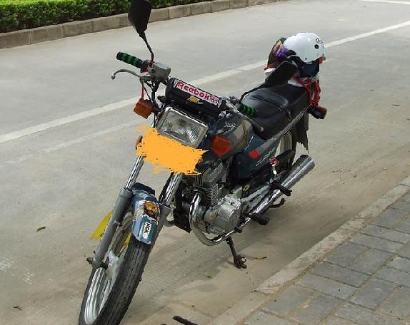 转让:9成新春兰豹嘛通一台,5000元(实物图)