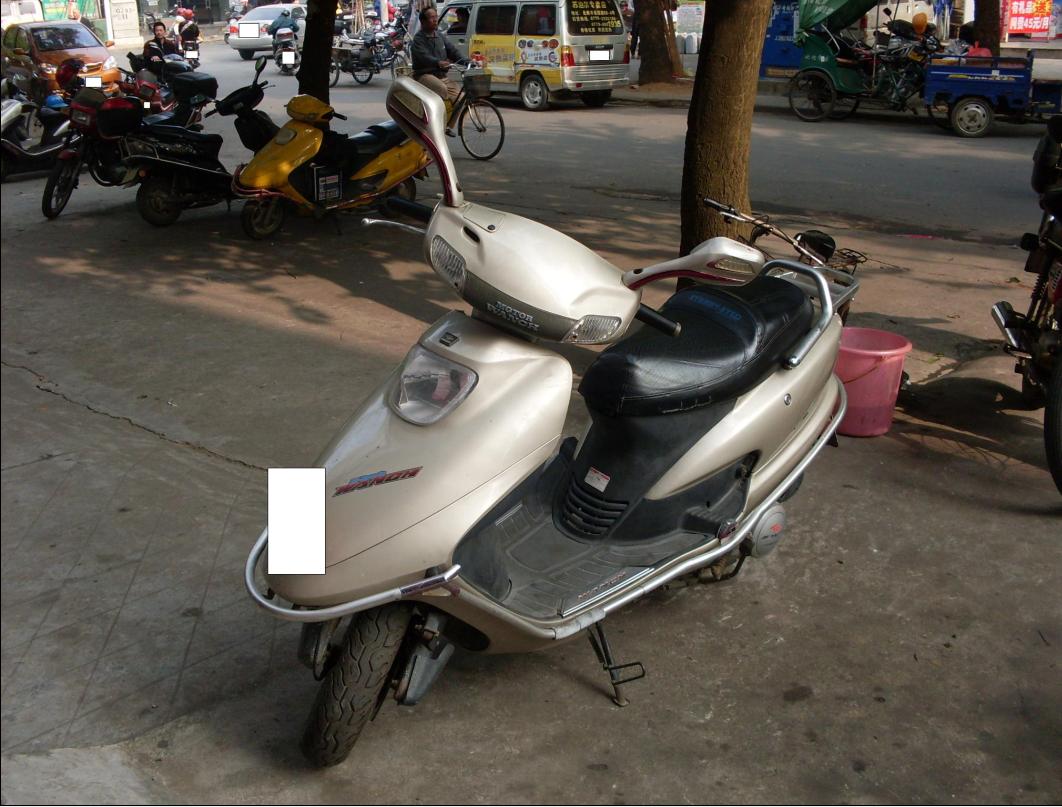 转让:一台8成新女装125c摩托车(实图)