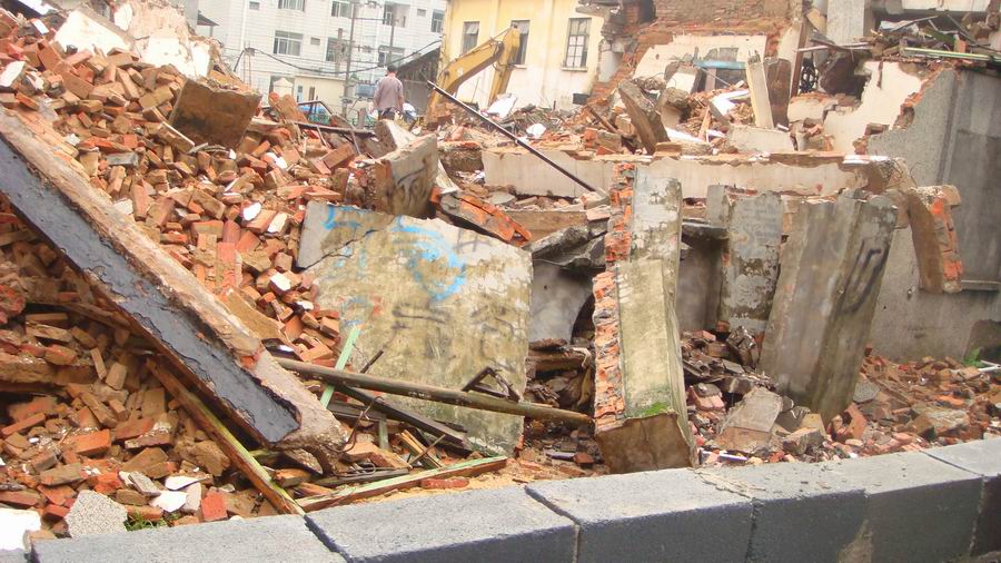 2008年6月17日下午2:28分险发工伤事故(现场直播)