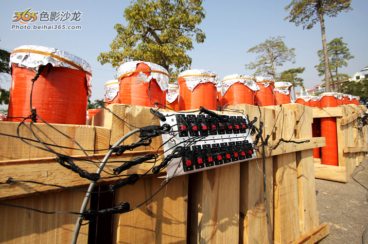 [12月18日廉州广场歌舞烟花晚会实况(第6页起)[多图]