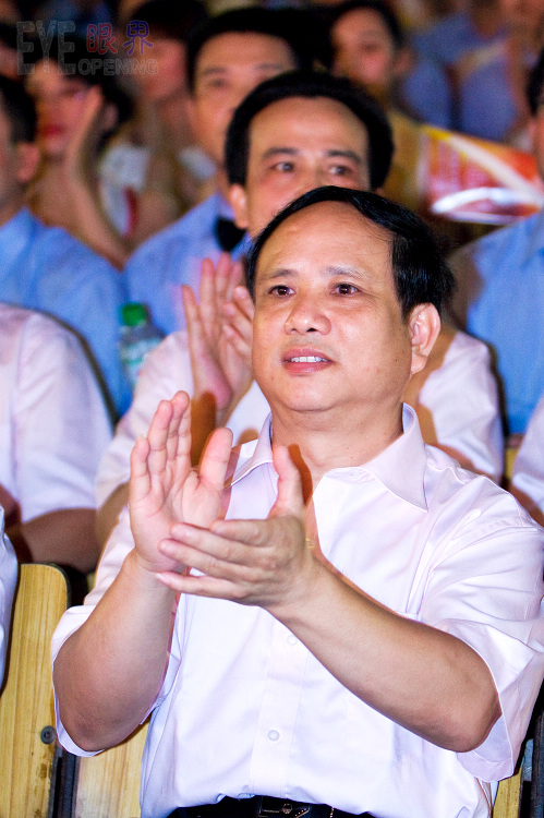 参加歌咏大赛的其中两位领导,罗诗汉书记和熊赤峰副书记.