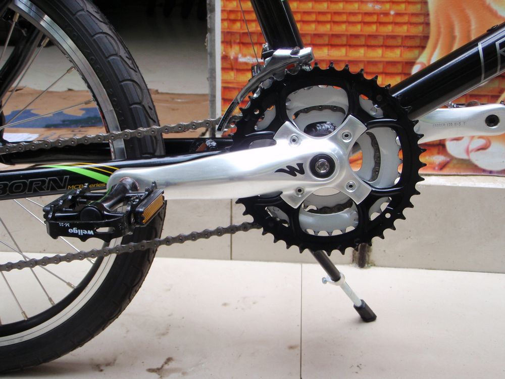 有意者请到八达店里看车,此车仅一辆.可以电话联系0779-2032334.