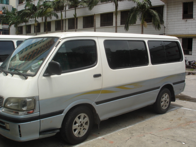 转让:02年丰田面包车,38000元