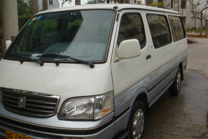 8成新十一座金杯面包车,3.2万