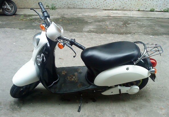 电动小龟王换韩本助车(实物图)