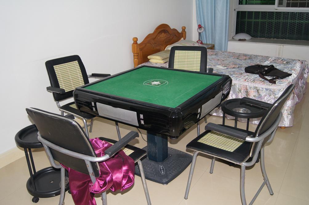 转让:九成新雀康麻将机,1450元(实物图)