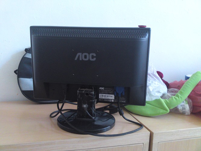 转让:家用16寸液晶aoc显示器出售