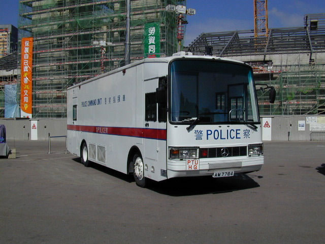 看看我们的装甲车