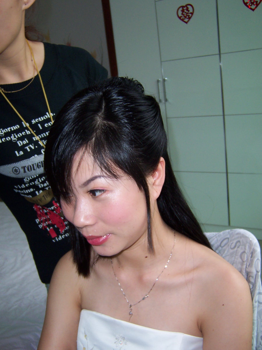 漂亮新娘瓜妹(60 楼起有瓜妹结婚照)