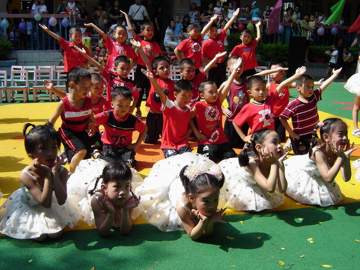 庆"六一"幼儿集体舞大赛照片新鲜出炉!