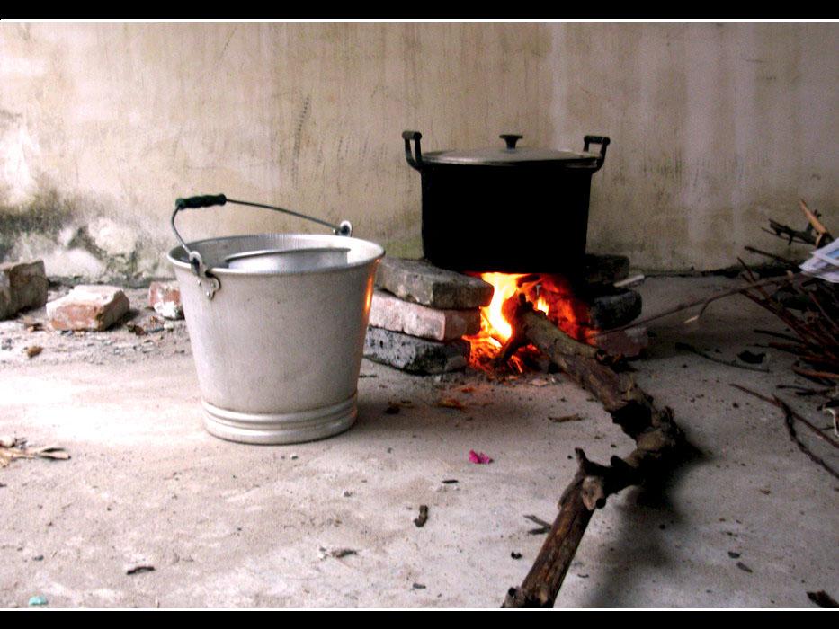 柴火锑煲桶,百姓平淡厨!