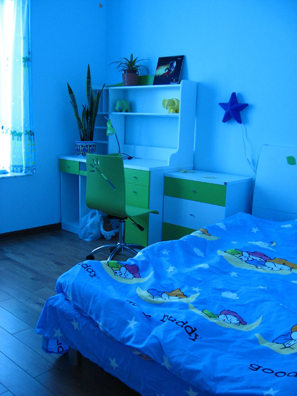 儿童房淡蓝色,这可是6岁的男孩子房主自选的喔
